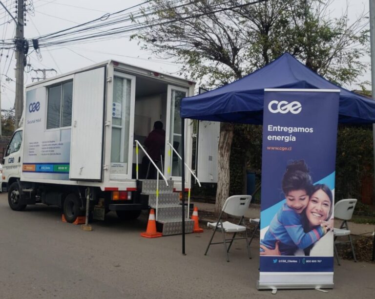 Sucursal móvil de CGE tendrá doble jornada de atención en Pirque y participará en actividad de Gobierno en Terreno en Puente Alto