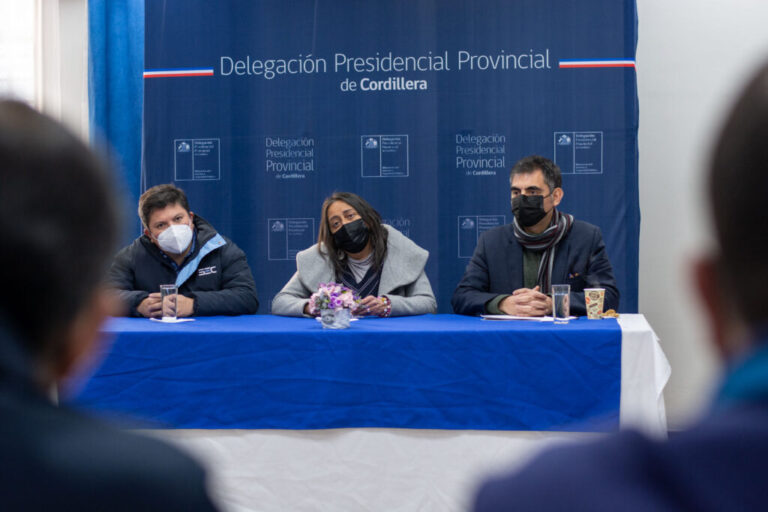 Delegada Presidencial impulsa trabajos con miras a mejorar el suministro eléctrico en la Provincia Cordillera