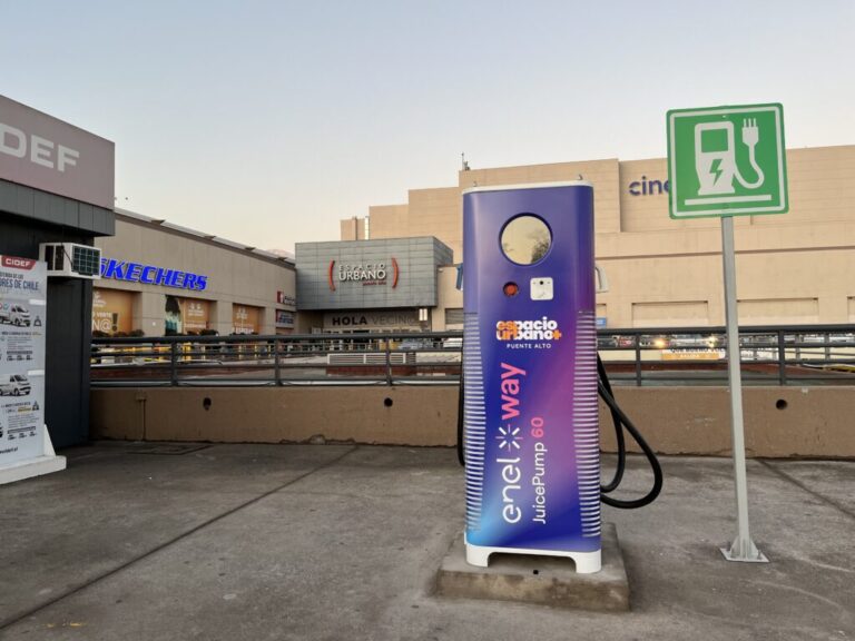 ¡Está listo! Espacio Urbano Puente Alto ya tiene su cargador eléctrico vehicular