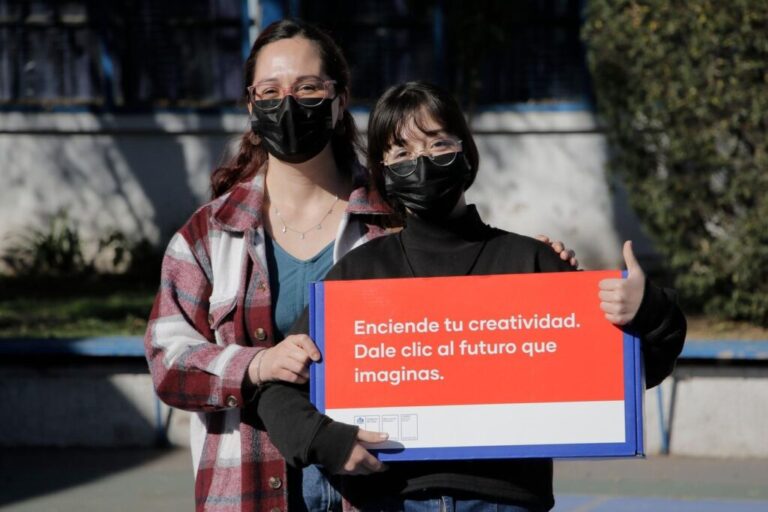 Más de 1000 estudiantes de Puente Alto recibieron su computador por parte de la Junaeb Gentileza Municipalidad de Puente Alto