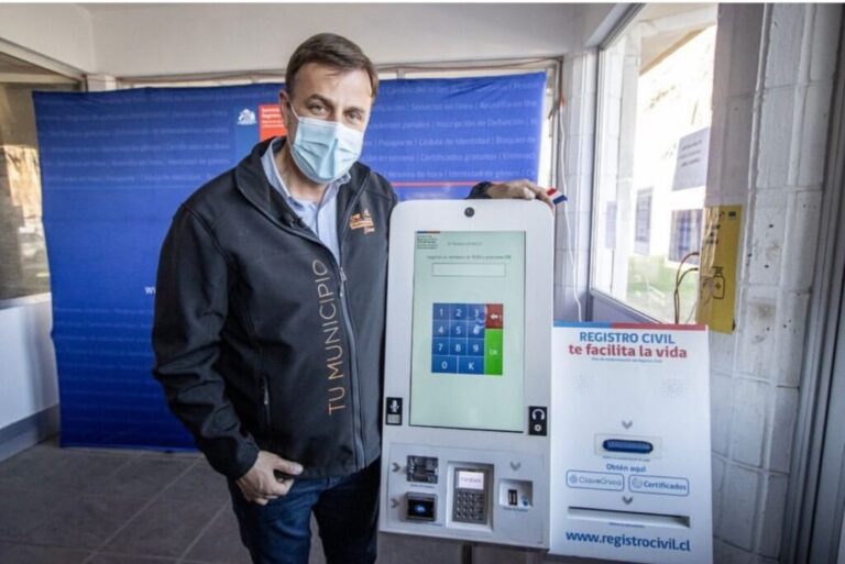 Se inauguró tótem del Registro Civil en Bajos de Mena Gentileza CMPA