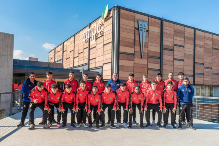 Preparación para torneo internacional: FC Bajos de Mena vive experiencia de entrenar en el Club Deportivo Universidad Católica