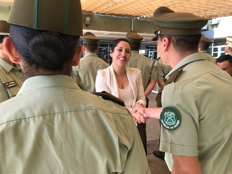 Nueva Delegada Presidencial, Alejandra Cortés, da la bienvenida a 41 nuevos carabineros para Puente Alto