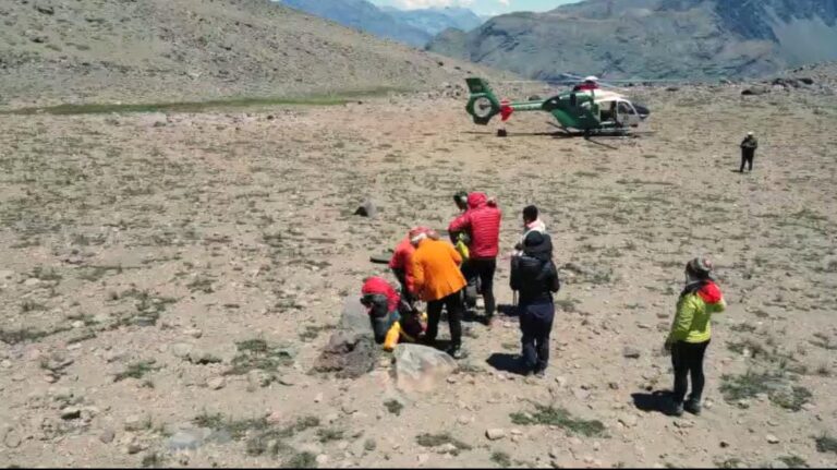Rescatan a ciudadano checo en Cajón del Maipo