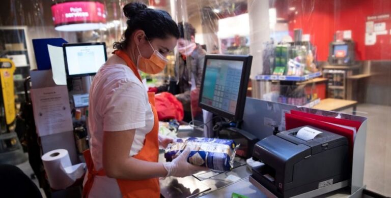 OPINIÓN: “Soy solo una simple cajera de retail”