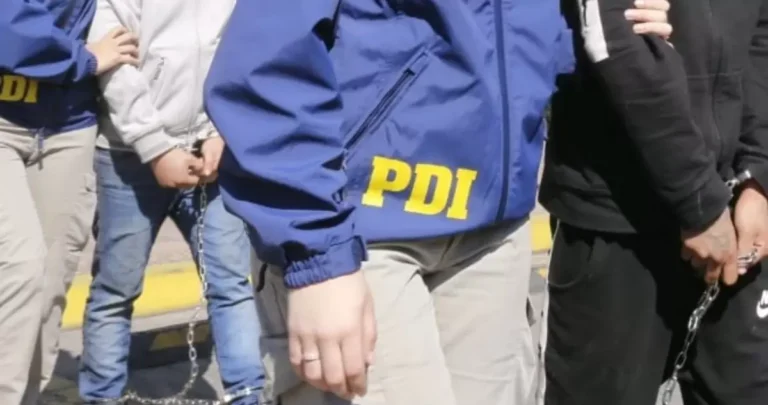 PDI detiene a dos posibles responsables de balacera afuera de jardín infantil en Puente Alto