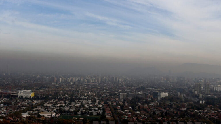 Cuarta Alerta Ambiental en la RM: Quiénes tienen restricción vehícular