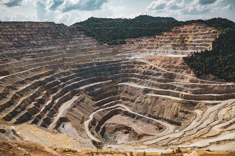 Proyecto de impuesto a mineras beneficiaría con 6 mil millones a Puente Alto