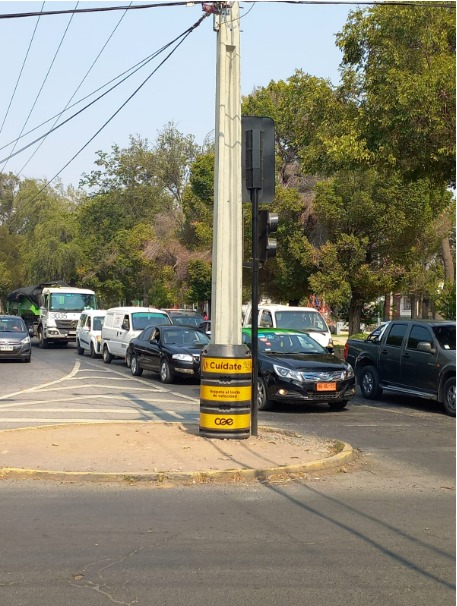 CGE instala “protectores de postes” en Puente Alto en el marco de plan piloto a nivel nacional