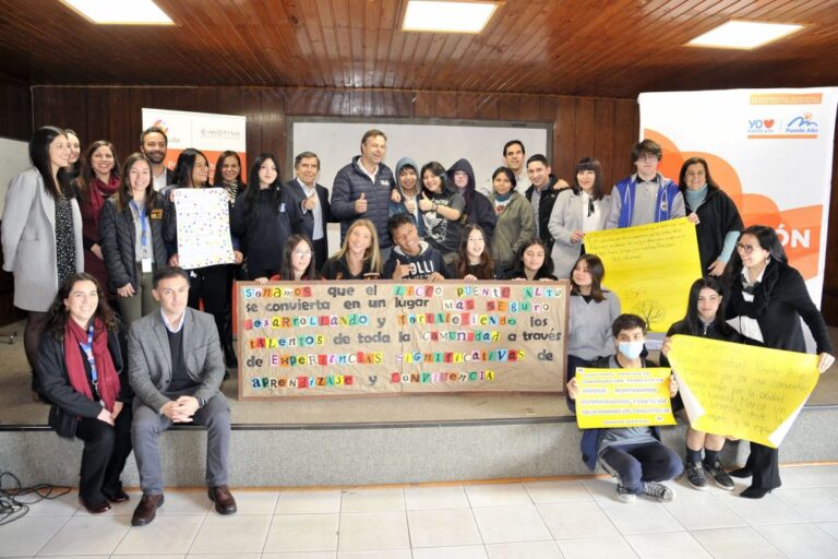 Programa busca fortalecer capacidades socioeconómicas de comunidades educativas en Puente Alto
