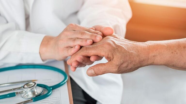 Situ: Servicios de atención para que adultos mayores puedan envejecer en su hogar