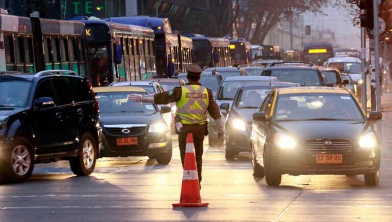 Decretan preemergencia ambiental para este martes: OJO que aumenta la restricción vehicular