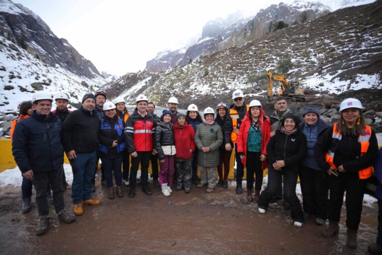Ministra de Obras Públicas anuncia nuevos puentes en San Alfonso y Baños Morales