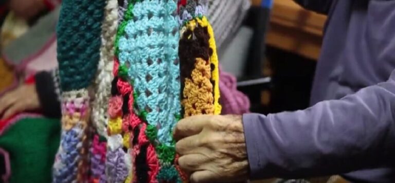 Abrigo para el alma: Se entregaron significativas frazadas a hogar de adultos mayores