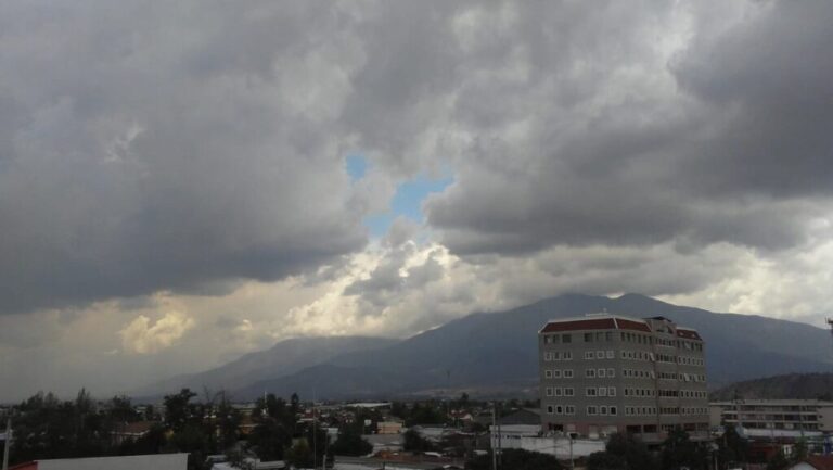 Julio nos trae lluvia: Declaran Alerta Temprana Preventiva para la RM por evento meteorológico