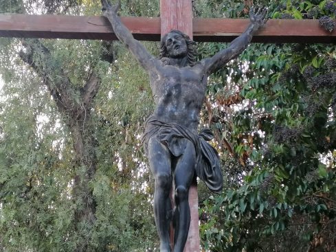 El Cristo Negro de Pirque: Un monumento envuelto en leyendas oscuras