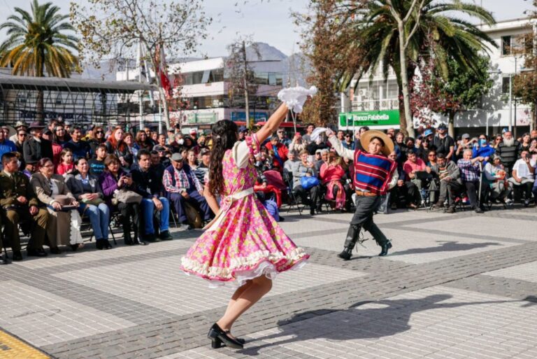 Más de 3 mil personas celebraron el Día Nacional del Cuequero y la Cuequera en Puente Alto