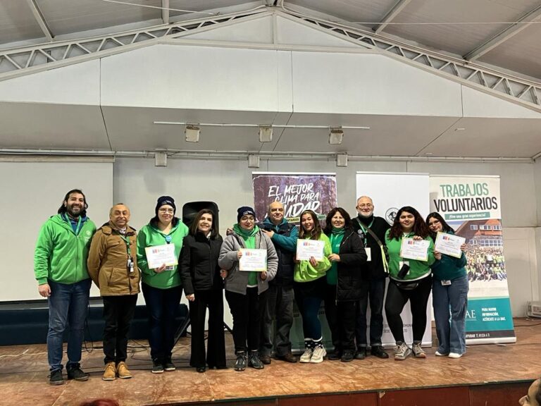 Construyendo lazos en Pirque: Estudiantes de Santo Tomás realizan voluntariado