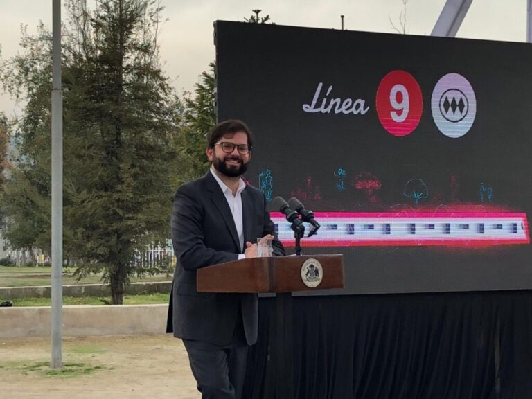 Presidente Boric estuvo en Puente Alto para anunciar nueva Línea 9: Estaciones de Metro para Bajos de Mena