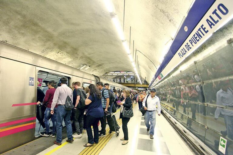 Metro de Santiago evacúa pasajeros en Línea 4: servicio ya se encuentra disponible