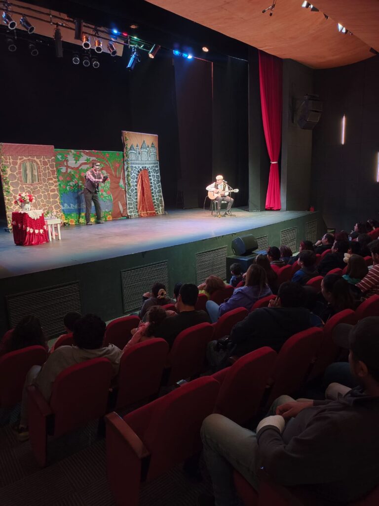 La encantadora Obra El Gato con Ojotas fue todo un éxito en el Centro Cultural de Puente Alto