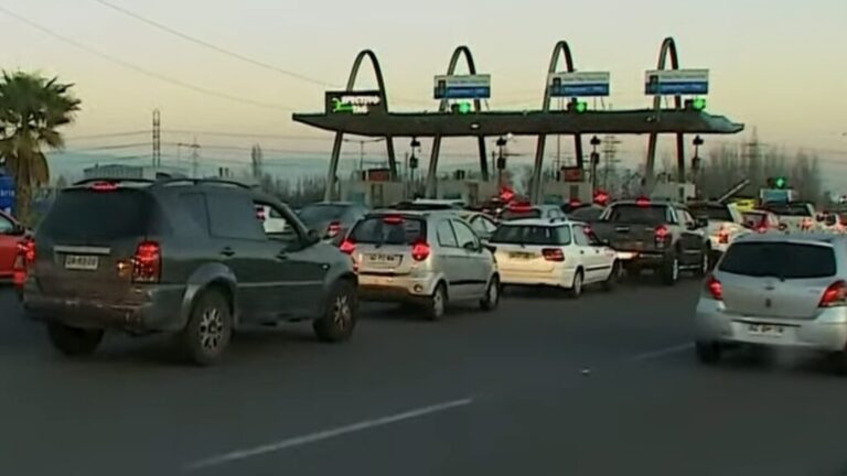 Alcalde de Puente Alto exige quitar barreras de peaje en Acceso Sur e instalar sistema Free Flow