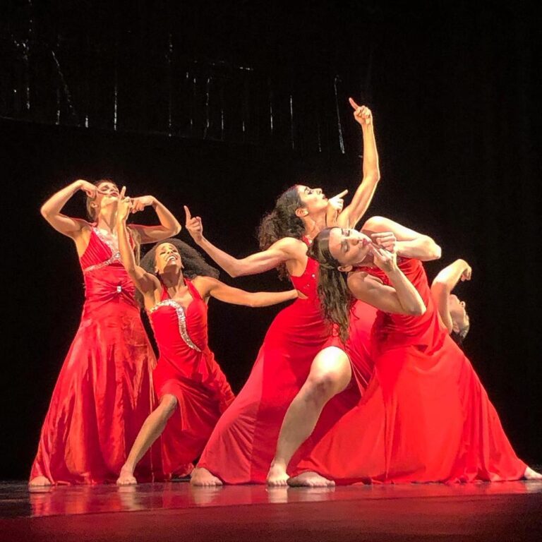 Traviata: El espectáculo italiano que llegó a Puente Alto con una mezcla de ópera y danza