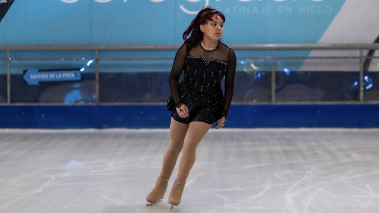 Joven de Puente Alto brilla en el patinaje en hielo: Logró primer lugar en competencia nacional