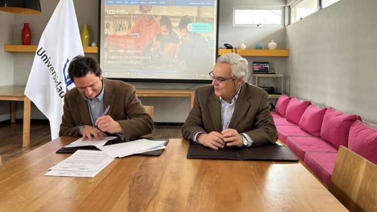 Protectora de la Infancia y Universidad del Desarrollo firman convenio para reforzar el sistema educativo en Puente Alto