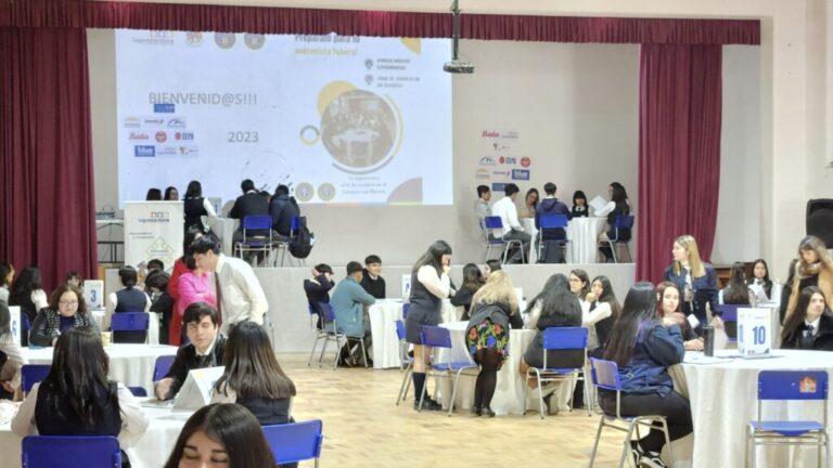 Colegios de La Protectora de la Infancia realizaron 2ª Feria de Apresto Laboral en colaboración de 6 empresas