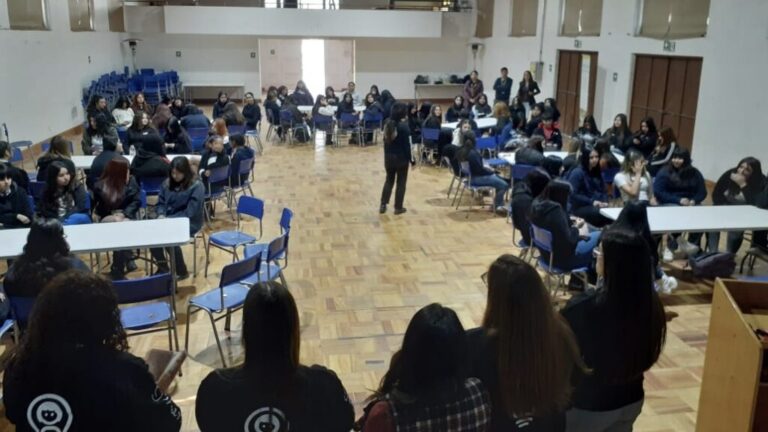Inspiring Girls revoluciona a estudiantes del Liceo Bicentenario Técnico Las Nieves