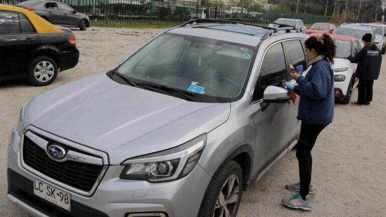 Municipio de Puente Alto inicia campaña de grabado de patentes gratuita para automovilistas