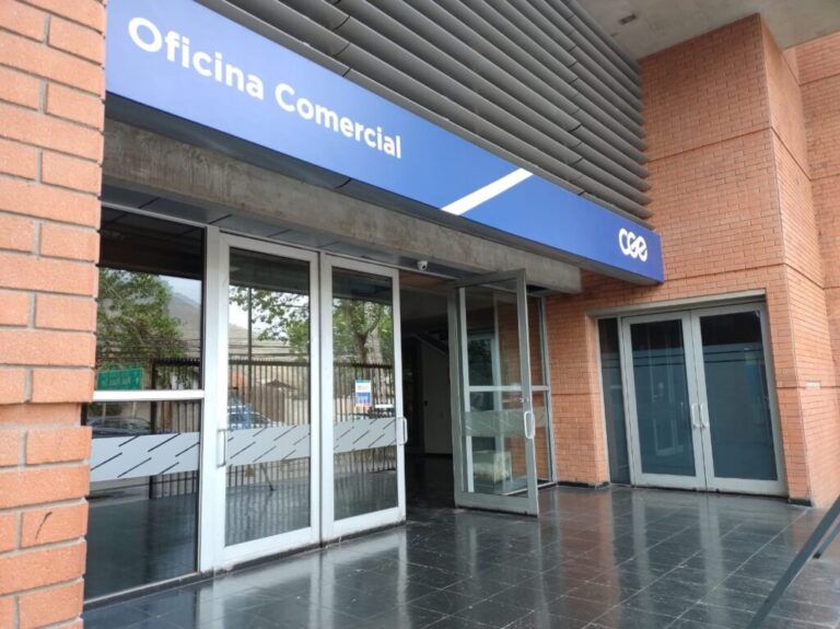 CGE llama a sus clientes a regularizar deudas pendientes desde la pandemia y evitar cortes de suministro