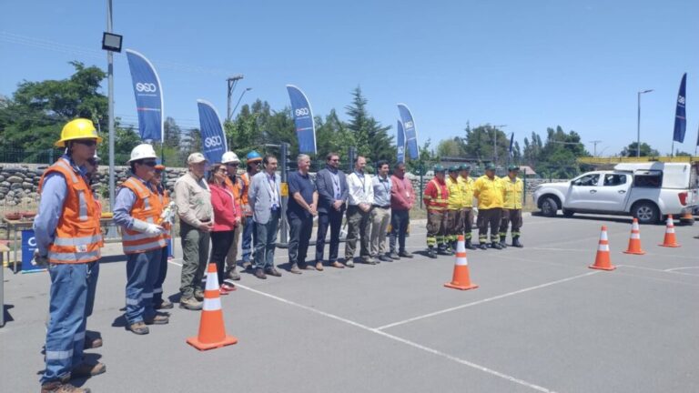 CGE hizo capacitación sobre riesgos eléctricos a personal de CONAF en Pirque
