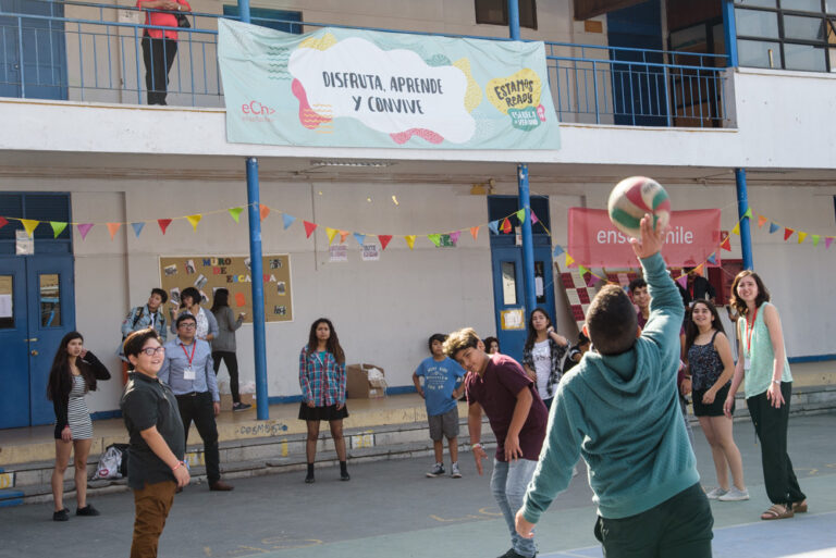Aprende divirtiéndote: Enseña Chile tendrá escuela de verano para niñas y niños de Puente Alto