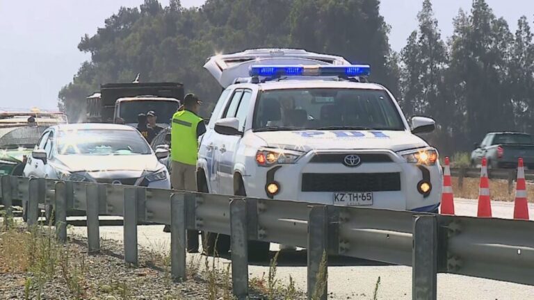 Encuentran dos cuerpos amarrados y con impactos de bala a un costado del Acceso Sur en Puente Alto