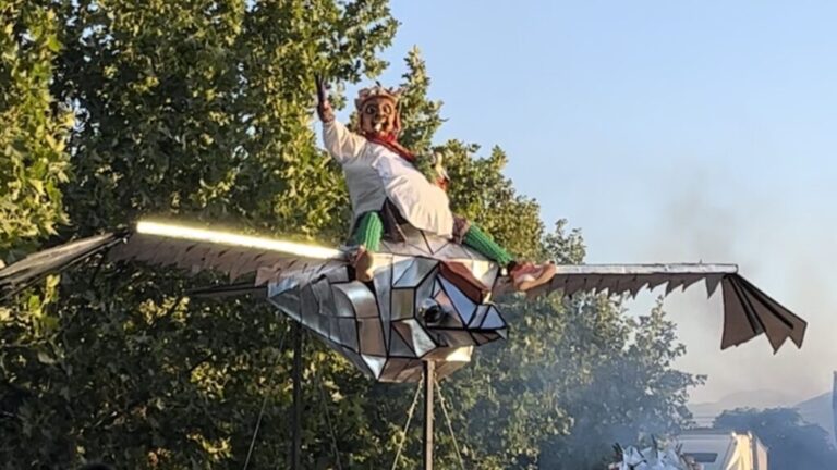 Puente Alto se llenó de magia y color con el espectáculo “Pachakuna: Guardianes de Los Andes”