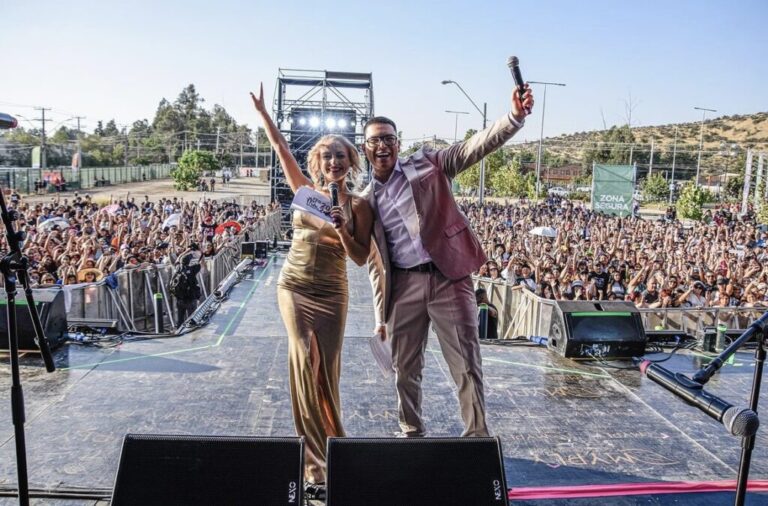 Puentealtinos brillan en el escenario como animadores del Festival Internacional de Puente Alto 2024