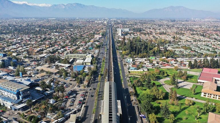 Para mayor seguridad: alcalde de Huechuraba propone subdividir Puente Alto, San Bernardo, La Florida y Maipú