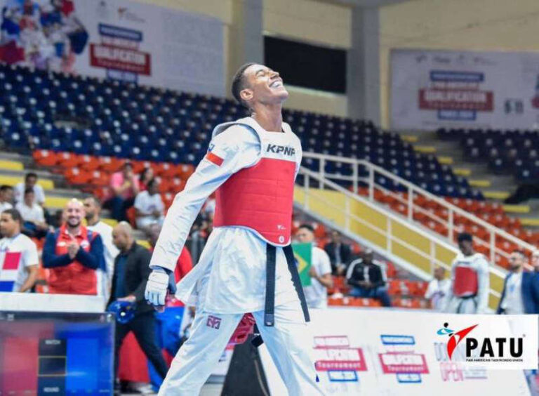 Joaquín Churchill a París 2024 en Taekwondo
