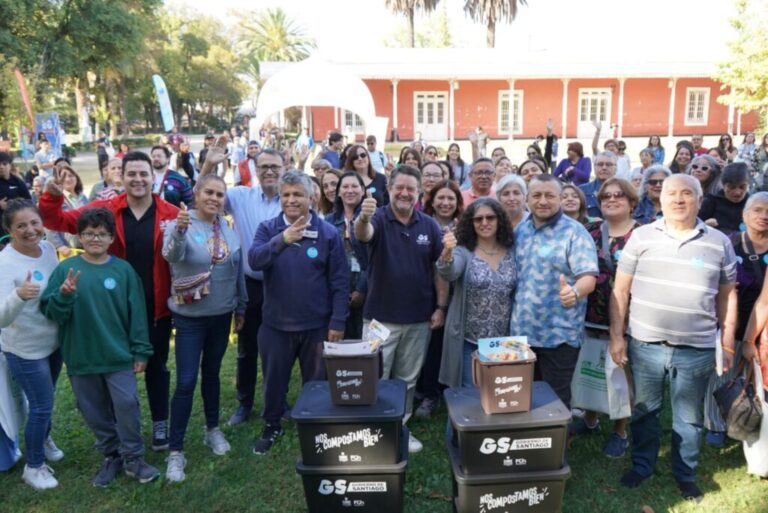 Hogares de Puente Alto reciben Kits de Compostaje por parte del Gobierno de Santiago