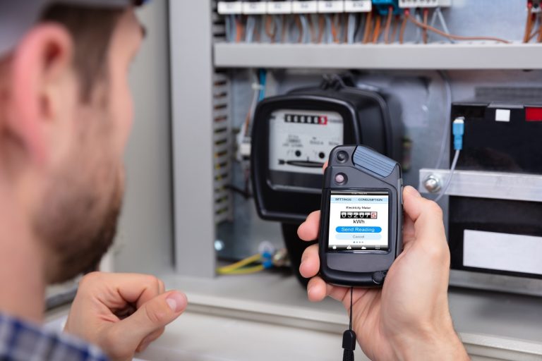CGE ha presentado 81 querellas por delito de hurto de energía: Inspecciones muestran más de mil medidores intervenidos