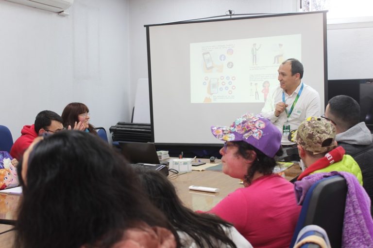 Santo Tomás abre postulación a Escuela de Emprendedores para personas en situación de discapacidad cognitiva