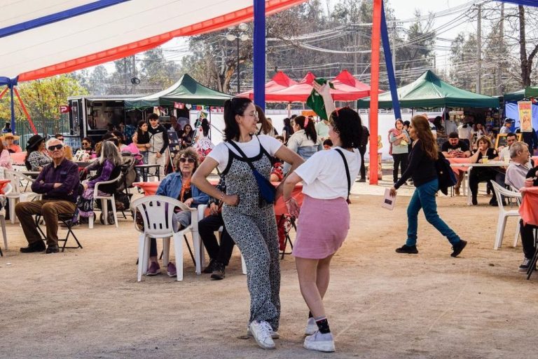 ¡Puente Alto se despide del mes de la patria con la gran Fiesta Del Folclore!