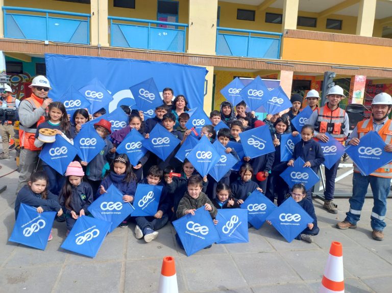 Estudiantes del Liceo El Llano de Pirque participan lanzamiento de la campaña “Volantín Seguro” de CGE
