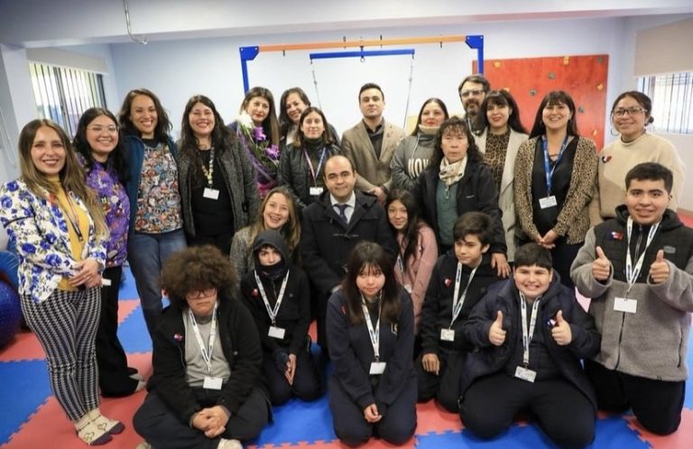 Inauguran salas de contención y habilitación TEA en colegios de La Florida