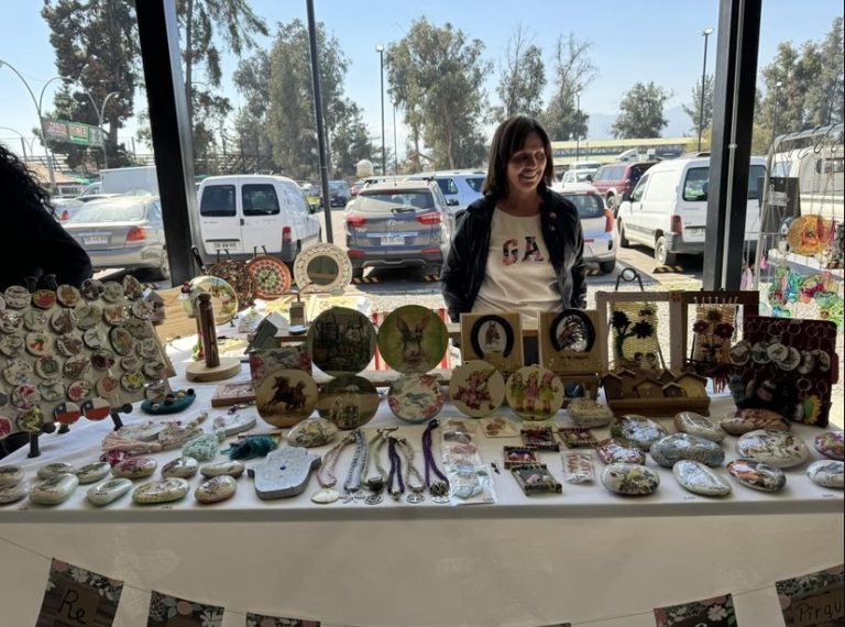 Pirque celebra el talento de mujeres emprendedoras con la Feria Jefas de Hogar