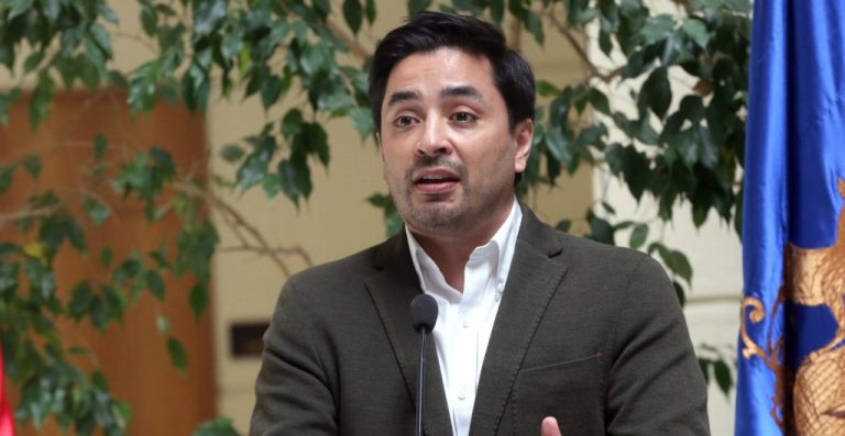 Diputado Carter y blindaje del Presidente Boric a ministras en en medio de caso Monsalve: “Da la impresión de que defensa de sus figuras políticas está por encima de la justicia”