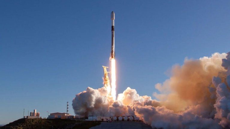 “Revolución Espacial: Innovaciones Clave en el Séptimo Lanzamiento de Starship por SpaceX con Tecnología de Carga y Motores Reutilizados” 2025-01-08T08:00:07.000Z.jpg