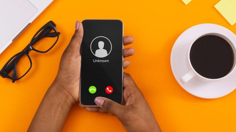 Voice hacking: la inteligencia artificial se convierte en una peligrosa herramienta delictiva; consejos de ciberseguridad para protegerte del fraude 2025-01-13T21:11:31.000Z.jpg
